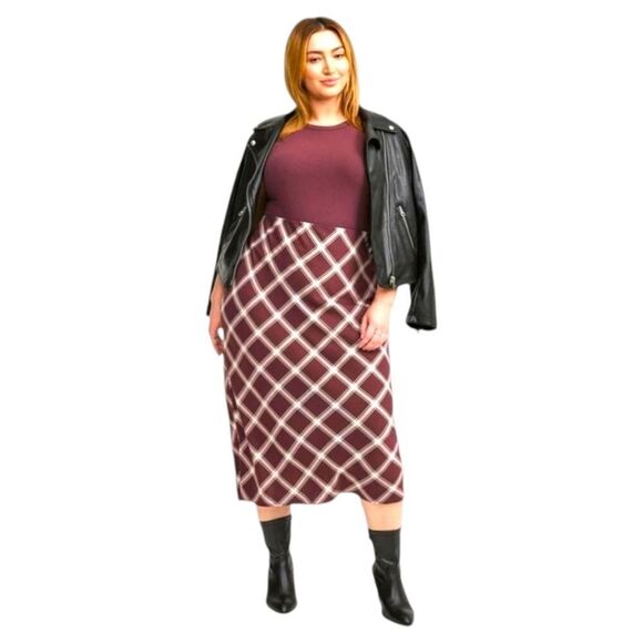 TORRID Textured Jersey  Sweetheart Babydoll With Matching Tea Length Pencil Skir - Picture 1 of 16